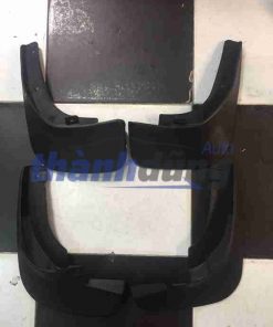 Chắn bùn bánh Ford Laser
