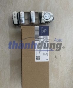 CÔNG TẮC LÊN KÍNH TỔNG XE MERCEDES C400, GLC300