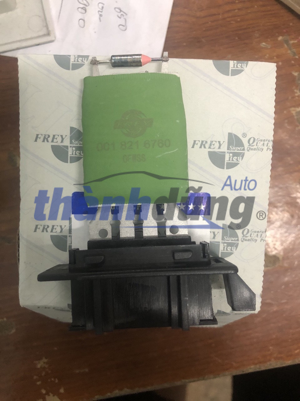 TRỞ QUẠT GIÀN LẠNH MERCEDES SPRINTER Trở quạt điều hòa Mercedes Sprinter 311