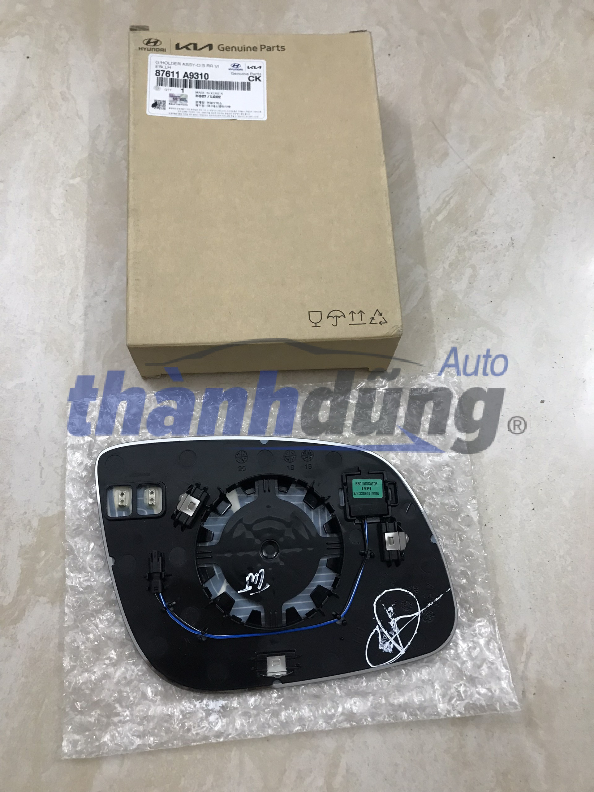 MẶT GƯƠNG CHIẾU HẬU KIA SEDONA 2017 MẶT GƯƠNG CHIẾU HẬU KIA SEDONA 2017