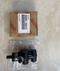 CHIA DẦU PHANH XE TOYOTA LAND CRUISER 2001