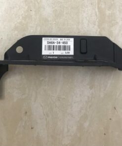 CHẮN BÙN BÁNH SAU PHẢI MAZDA 3