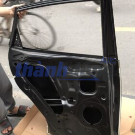 CÁNH CỬA SAU PHẢI XE HYUNDAI KONA 2018 | 77004-J9010