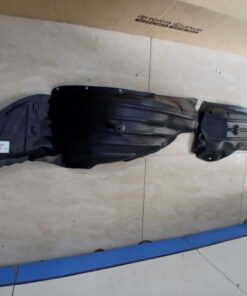 LÒNG DÈ CHẮN BÙN TRƯỚC PHẢI MAZDA 3 | BKC356130