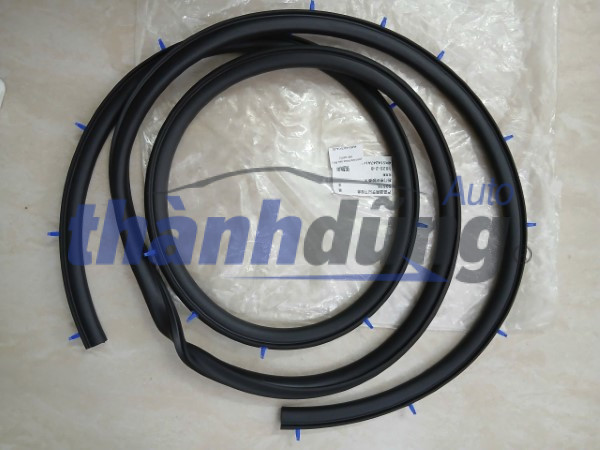 GIOĂNG CÁNH CỬA SAU PHẢI FORD FOCUS 2009 | 4M51A247A14AE GIOĂNG CÁNH CỬA SAU PHẢI FORD FOCUS 2009 | 4M51A247A14AE